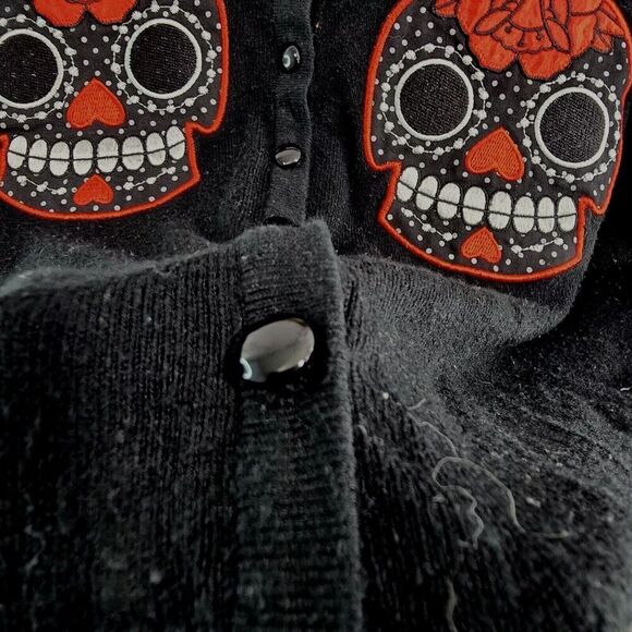 HT Cardigan Womens Small Black Sugar Skulls Dia Los Muertes Sweater Too Fast - Picture 9 of 11